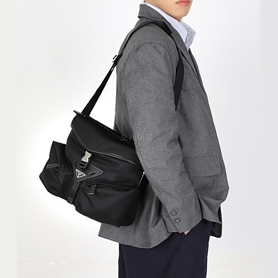 PRADA-2VH174 프라다 블랙 리나일론 유틸리티 벨트백 24cm