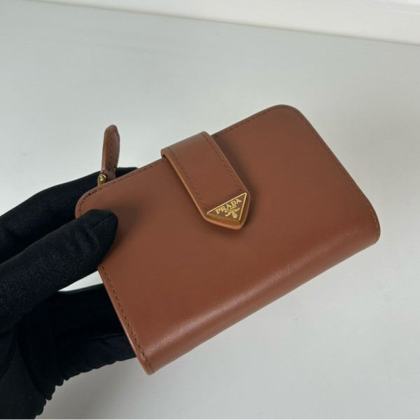 [스페셜오더]PRADA-1ML018 프라다 접이식 가죽 반지갑 브라운 여성용