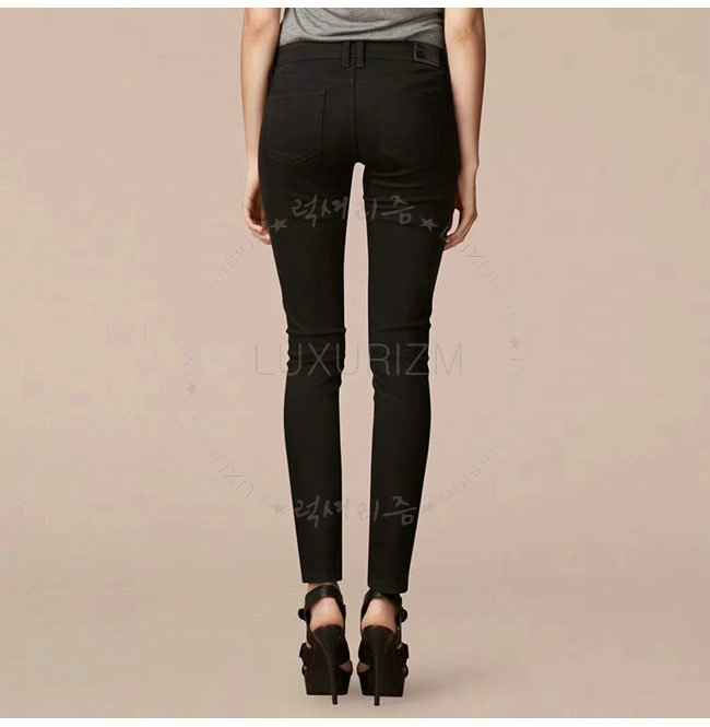 burberry1-1128-2.jpg
