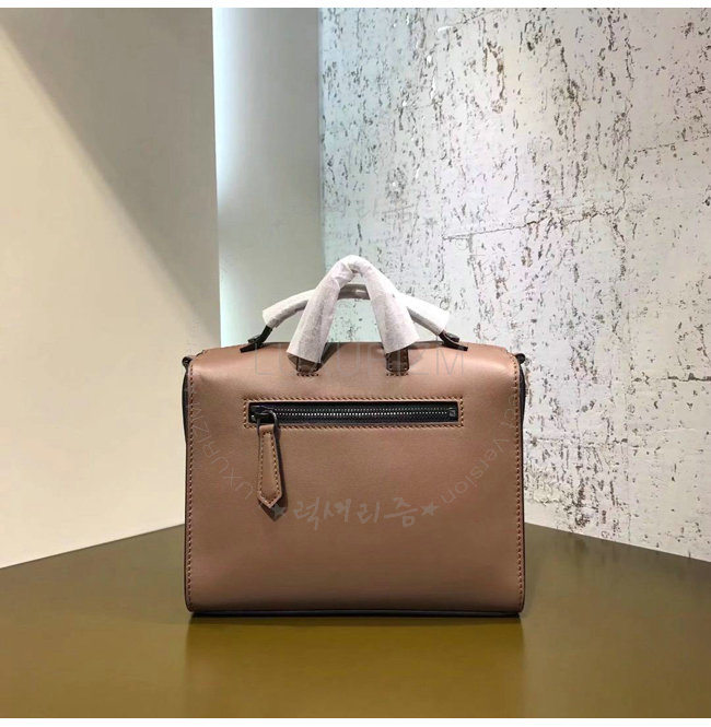 fendi10-1227-006.jpg