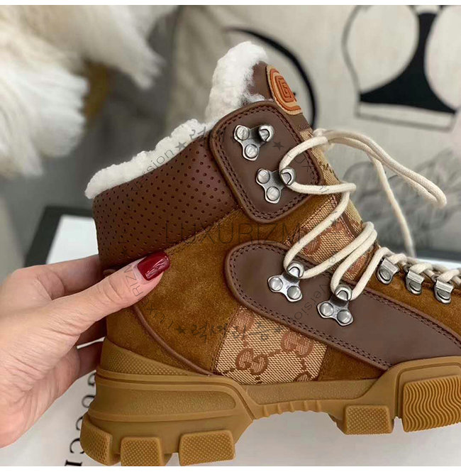 gucci1-1107-009.jpg