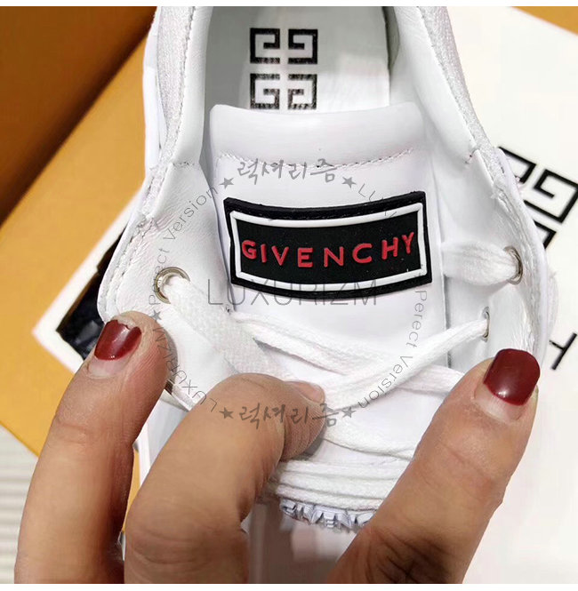 givenchy-1210-0012.jpg