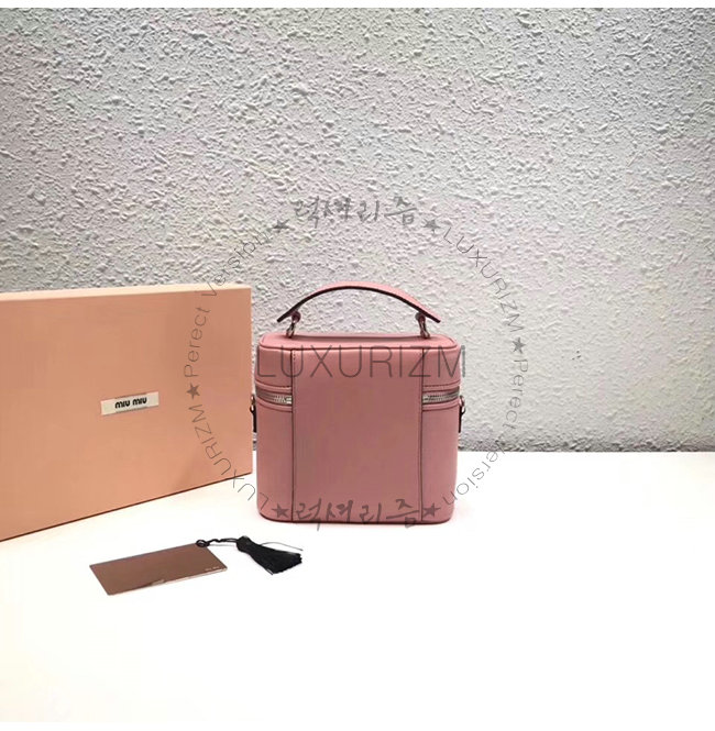miumiu3-1217-004.jpg