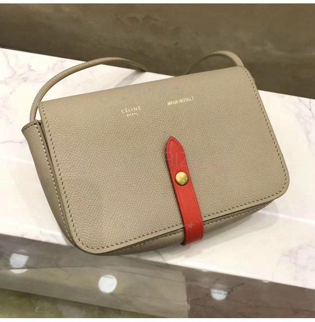 celine1-0517-002.jpg